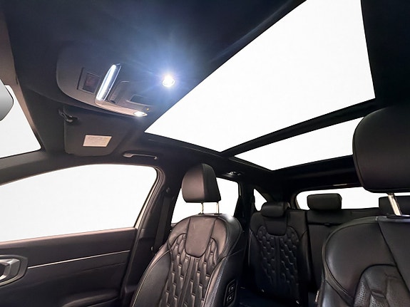 Kia Sorento 16 of 30