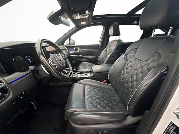Kia Sorento 15 of 30
