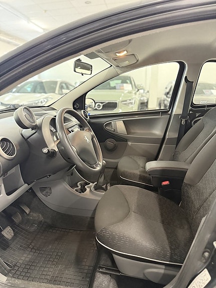 Peugeot 107 5 of 9