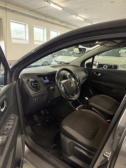 Renault Captur 8 of 21