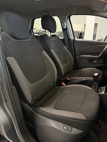 Renault Captur 19 of 21