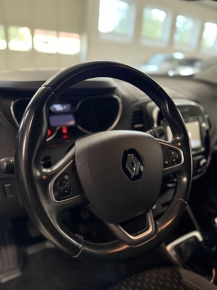 Renault Captur 10 of 21