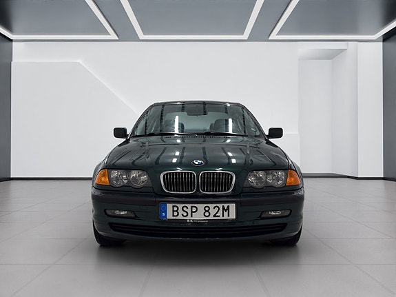 BMW 320i 3 of 16