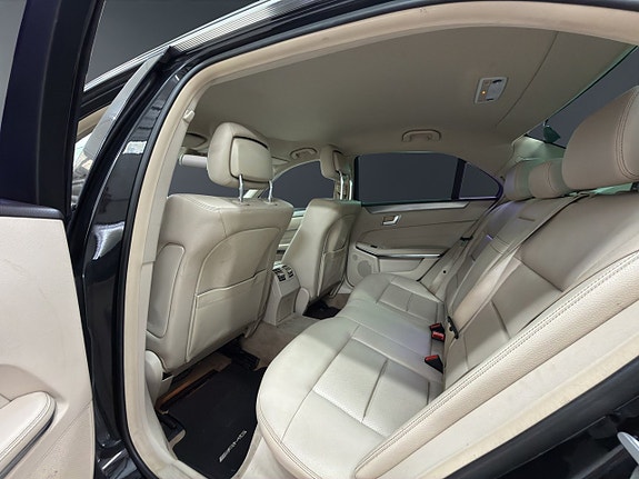 BMW 320i 9 of 16
