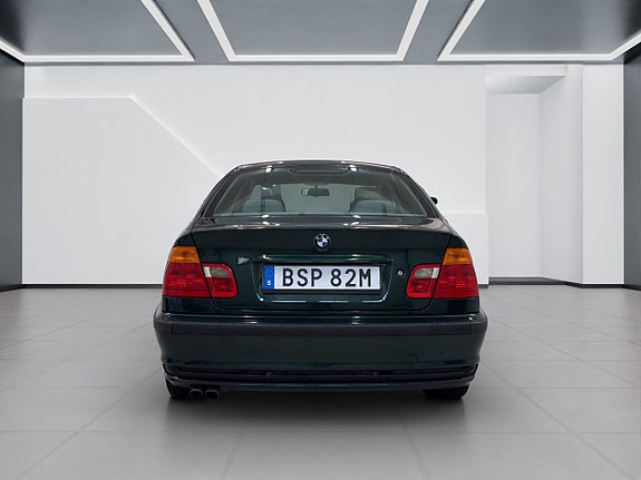 BMW 320i 6 of 16
