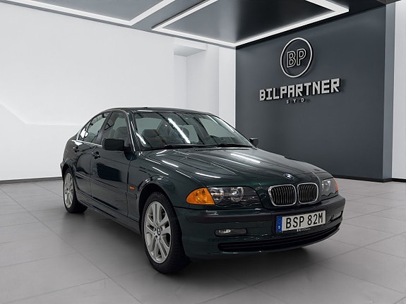 BMW 320i 4 of 16