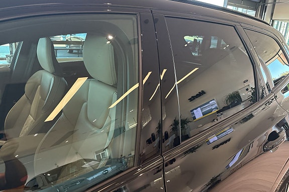 Volvo XC60 15 of 30