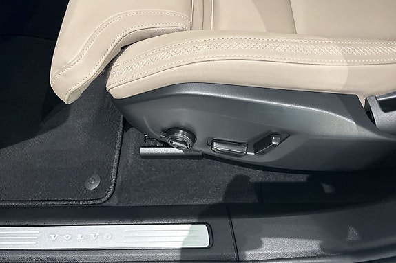 Volvo XC60 21 of 30