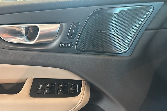 Volvo XC60 23 of 30