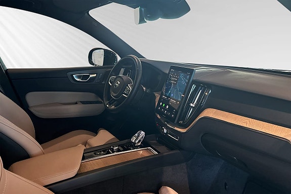 Volvo XC60 10 of 30