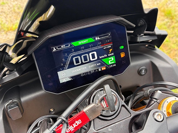 Aprilia TUONO 1100 V4 FACTORY 6 of 9