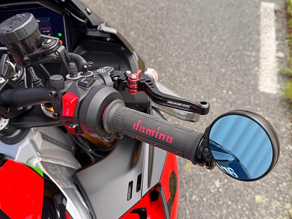 Aprilia TUONO 1100 V4 FACTORY 5 of 9