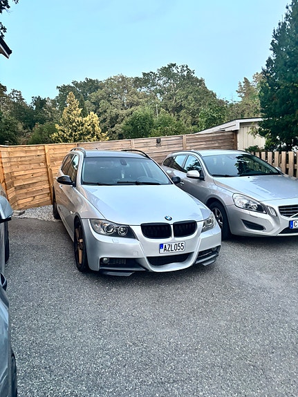 BMW 325i 4 of 5