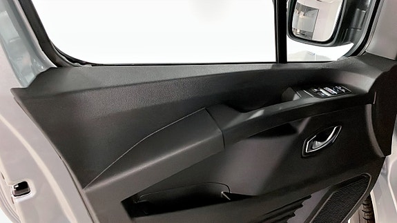 Nissan Primastar 12 of 12