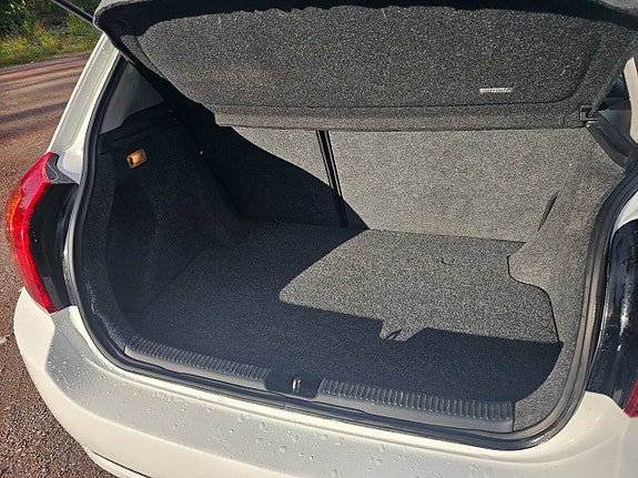 Toyota Corolla 8 of 8