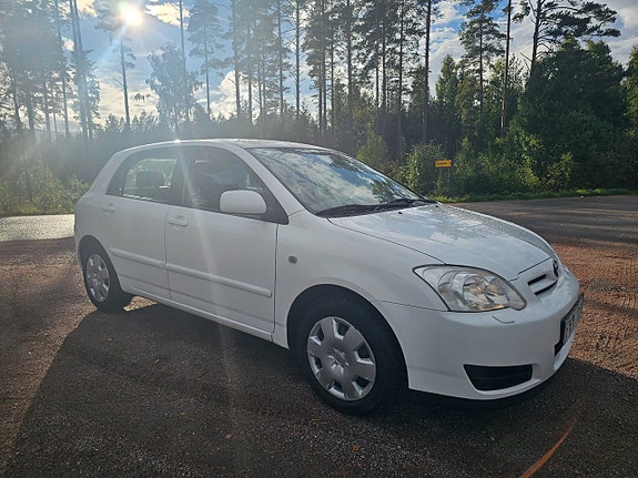 Toyota Corolla 4 of 8