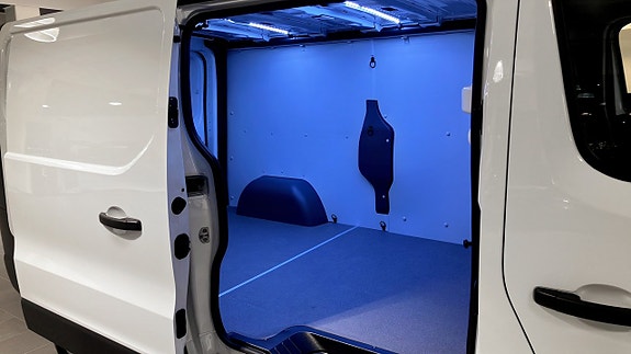 Nissan Primastar 7 of 12
