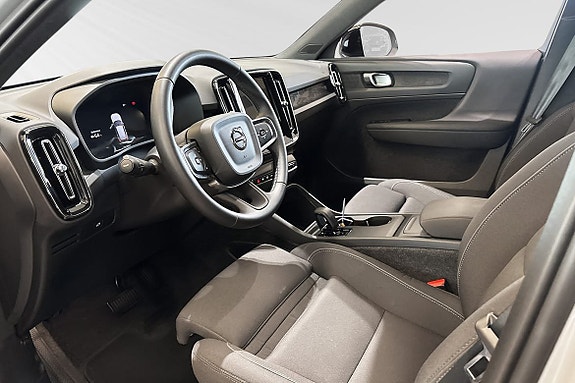 Volvo EX40 6 of 14