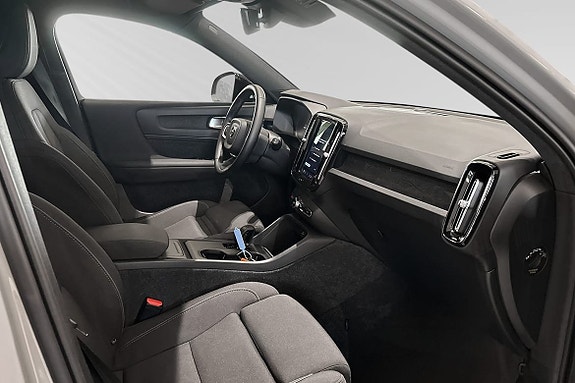 Volvo EX40 9 of 14