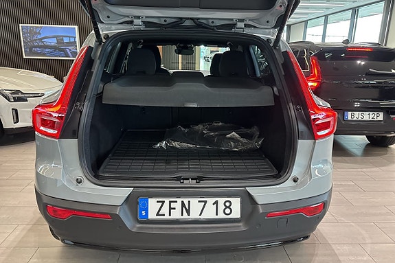 Volvo EX40 12 of 14