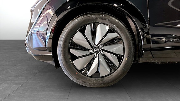 Nissan Ariya 7 of 12