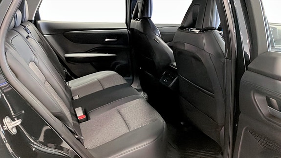 Nissan Ariya 10 of 12