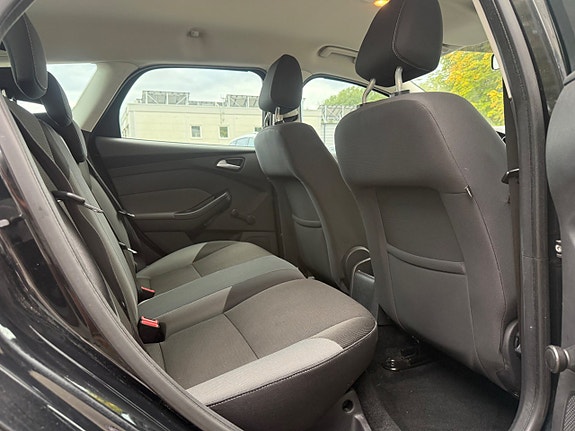 Ford Focus 10 of 13