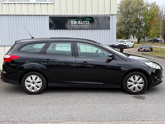 Ford Focus 2 of 13
