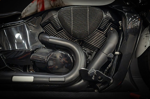 Suzuki Intruder M1800R *300 mm bakdäck* 12 of 20