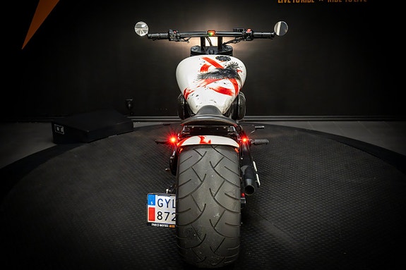 Suzuki Intruder M1800R *300 mm bakdäck* 4 of 20