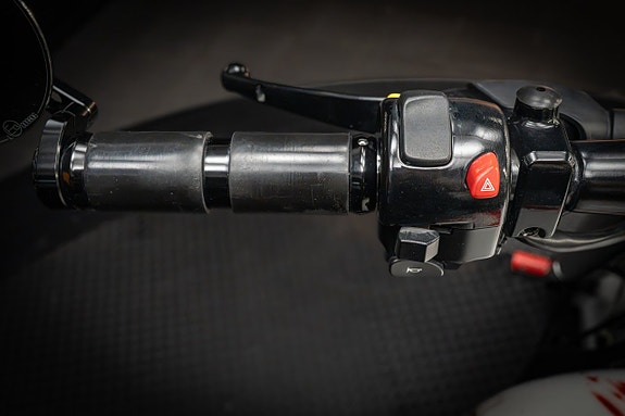 Suzuki Intruder M1800R *300 mm bakdäck* 19 of 20