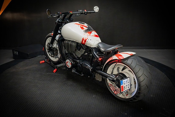 Suzuki Intruder M1800R *300 mm bakdäck* 5 of 20