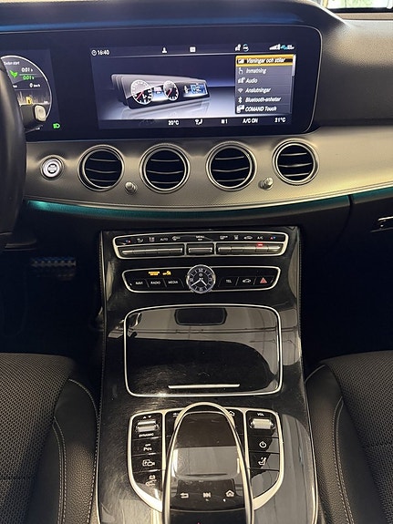 Mercedes-Benz E300 de 10 of 25