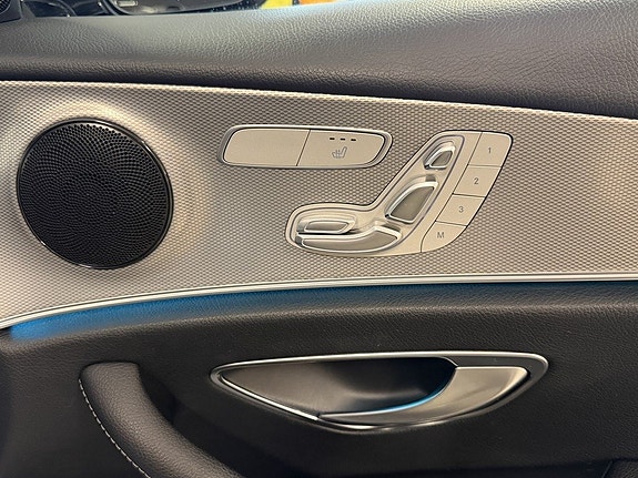 Mercedes-Benz E300 de 17 of 25