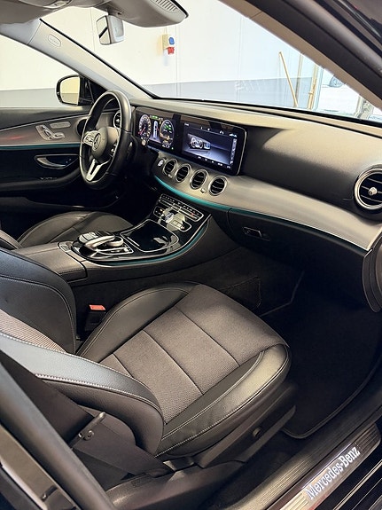 Mercedes-Benz E300 de 15 of 25