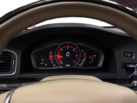 Volvo V60 Cross Country 19 of 20