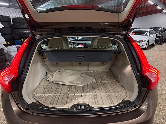 Volvo V60 Cross Country 20 of 20