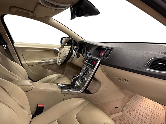 Volvo V60 Cross Country 9 of 20