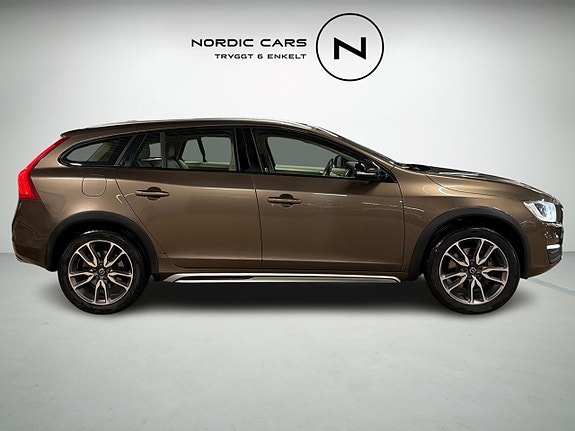 Volvo V60 Cross Country 5 of 20