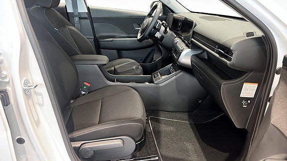 Hyundai Kona 3 of 12