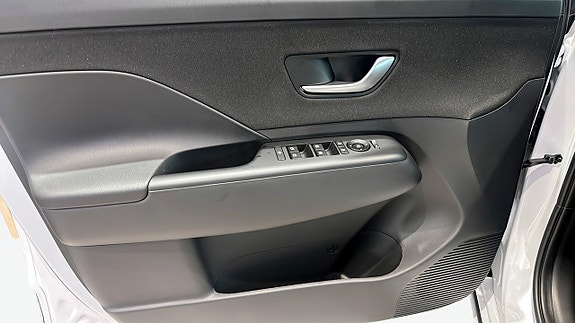 Hyundai Kona 11 of 12