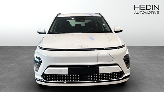 Hyundai Kona 8 of 12