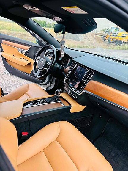 Volvo S90 7 of 11