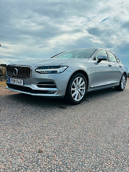 Volvo S90 2 of 11