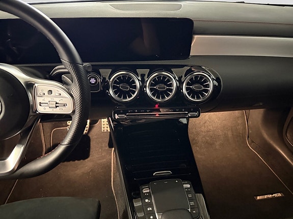 Mercedes-Benz CLA250 e 13 of 24