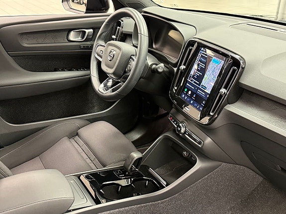 Volvo XC40 14 of 26