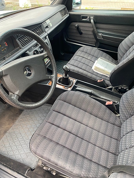Mercedes-Benz 190 E 5 of 7