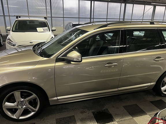 Volvo V70 7 of 17