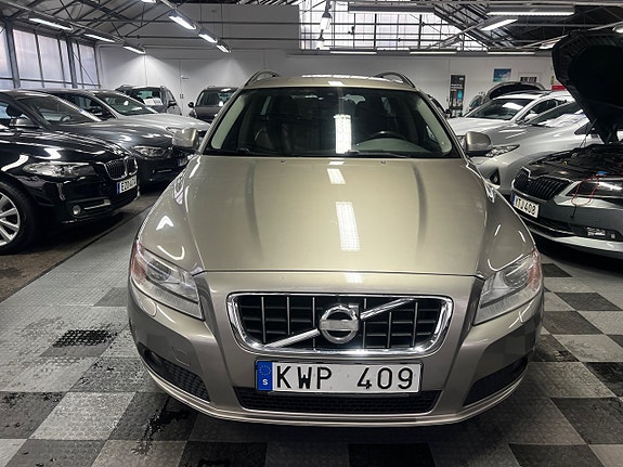 Volvo V70 5 of 17