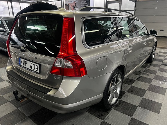 Volvo V70 6 of 17
